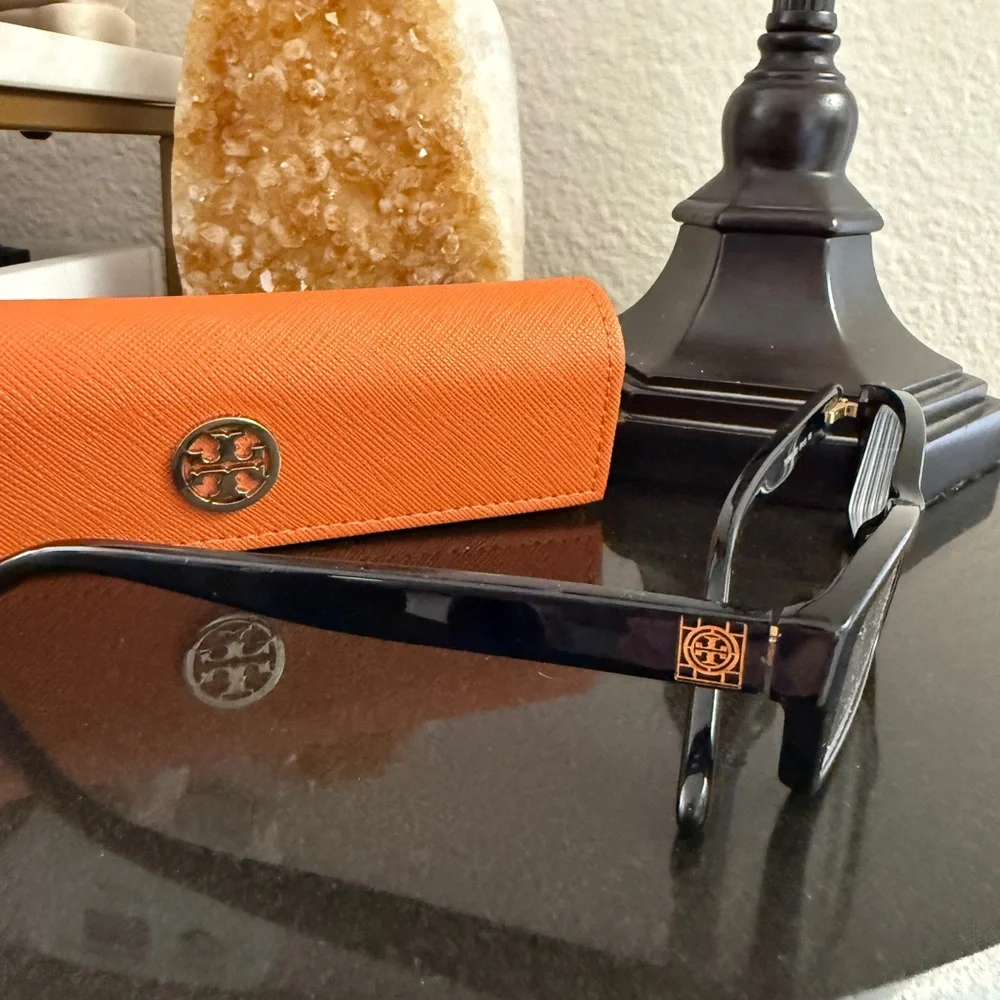 Tory Burch authentic tory